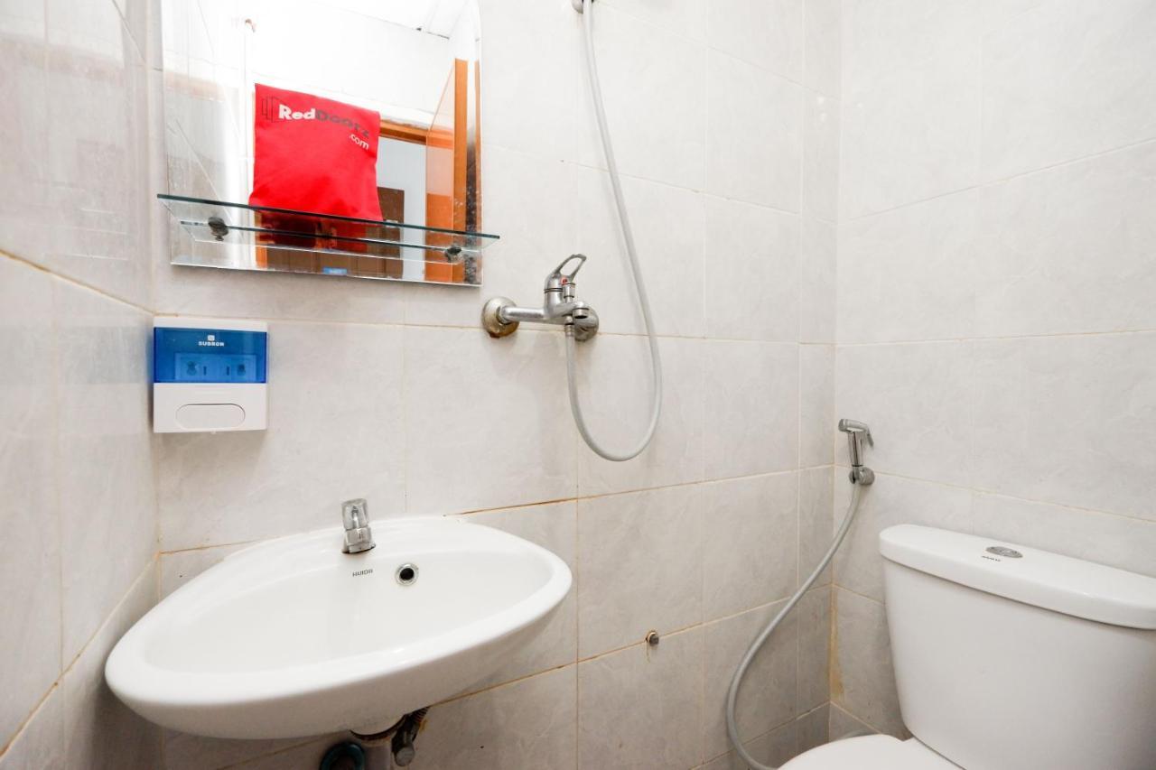 RedDoorz Near Kota Lama Semarang Zewnętrze zdjęcie