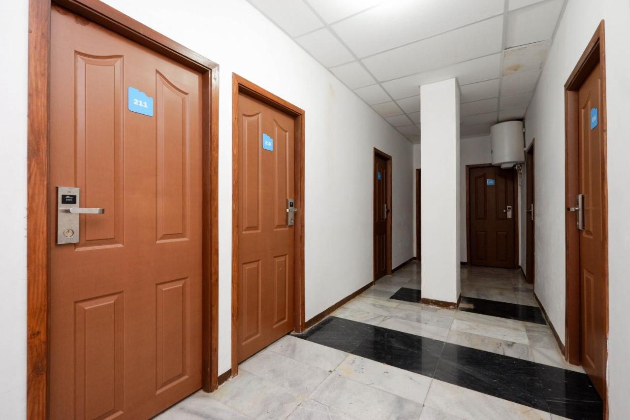 RedDoorz Near Kota Lama Semarang Zewnętrze zdjęcie